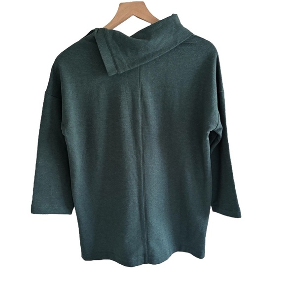 Tahari Cowl Neck Sweatshirt Size M Button Detail 3/4 Sleeve Casual Soft Cozy - Picture 7 of 16